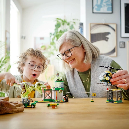 LEGO Jurassic World Ucieczka Tyranozaura - 76944