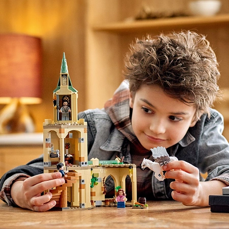 LEGO Harry Potter TM - Dziedziniec Hogwartu: na ratunek Syriuszowi 76401