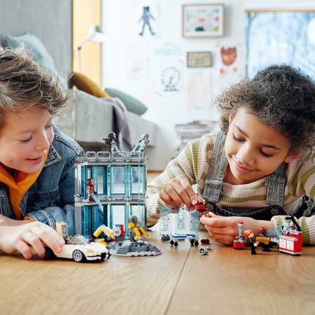 LEGO Super Heroes - Zbrojownia Iron Mana 76216