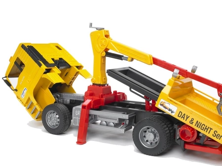 BRUDER Laweta MAN TGA z pojazdem terenowym 02750