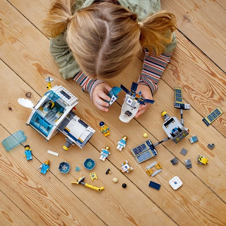 LEGO City - Stacja kosmiczna na Księżycu 60349