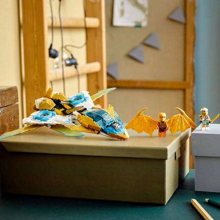 LEGO Ninjago - Złoty smoczy odrzutowiec Zane’a 71770