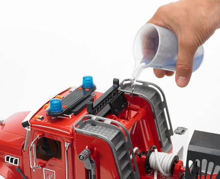 BRUDER 02821 MACK Granite Straż pożarna z pompą wodną