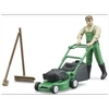 BRUDER Figurka ogrodnika z kosiarką 62103