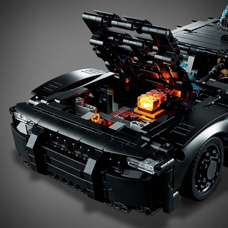LEGO Technic - BATMAN - BATMOBIL 42127