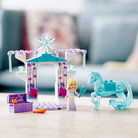 LEGO Disney Frozen - Elza i lodowa stajnia Nokka 43209