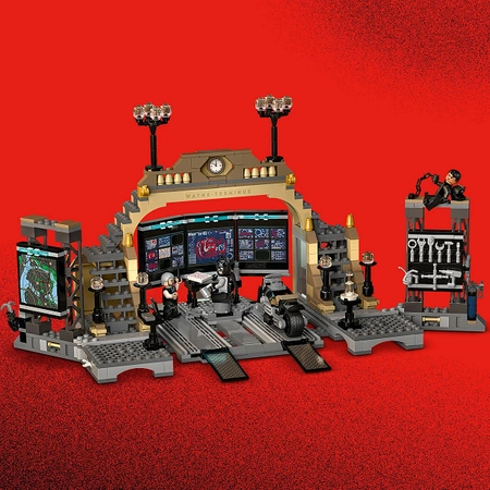 LEGO Super Heroes Jaskinia Batmana- pojedynek z człowiekiem- zagadką - 76183