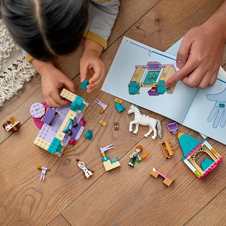 LEGO Disney Princess - Zabawa w zamku z Anną i Olafem 43204