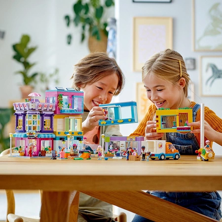 LEGO Friends - Budynki przy głównej ulicy 41704