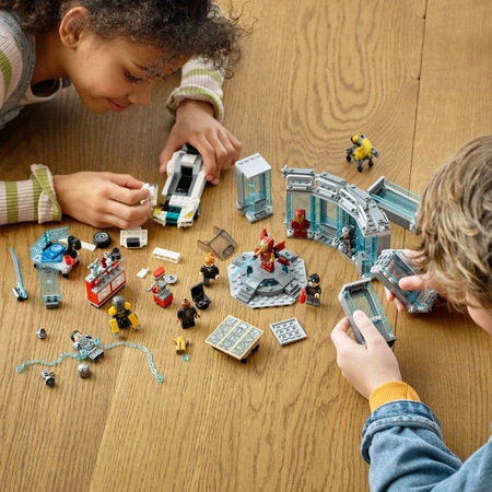 LEGO Super Heroes - Zbrojownia Iron Mana 76216