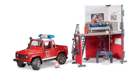 BRUDER 62701 Remiza strażacka + Land Rover Defender straży pożarnej + akcesoria