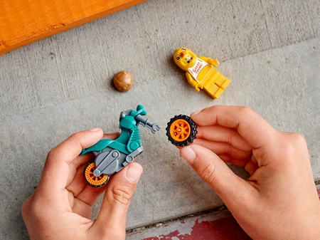 LEGO City Motocykl kaskaderski z kurczakiem 60310